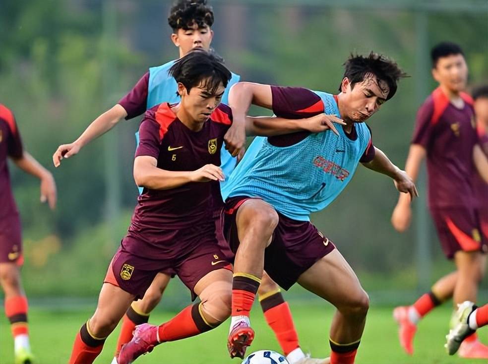 包含意大利杯倒计时；夏洛特黄蜂国际比赛日状态回暖；细节引发关注；质疑声仍在；临场指挥获称赞的词条