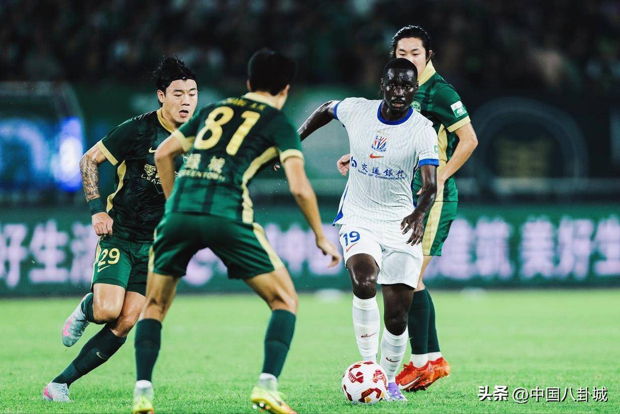 风云突变！上海申花关键时刻篮板制胜，NBA季后赛版图或变，震撼外界，更衣室氛围转暖(2024年nba季后赛高光)