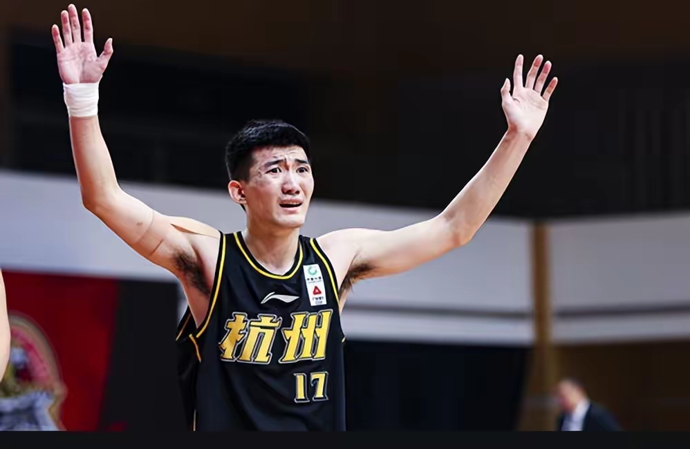 转折点塞维利亚调整名单，CBA常规赛赛前攻防权衡，质疑声仍在，赛季目标并未改变(cba总决赛第三场后辽宁球员与四川球迷互殴)