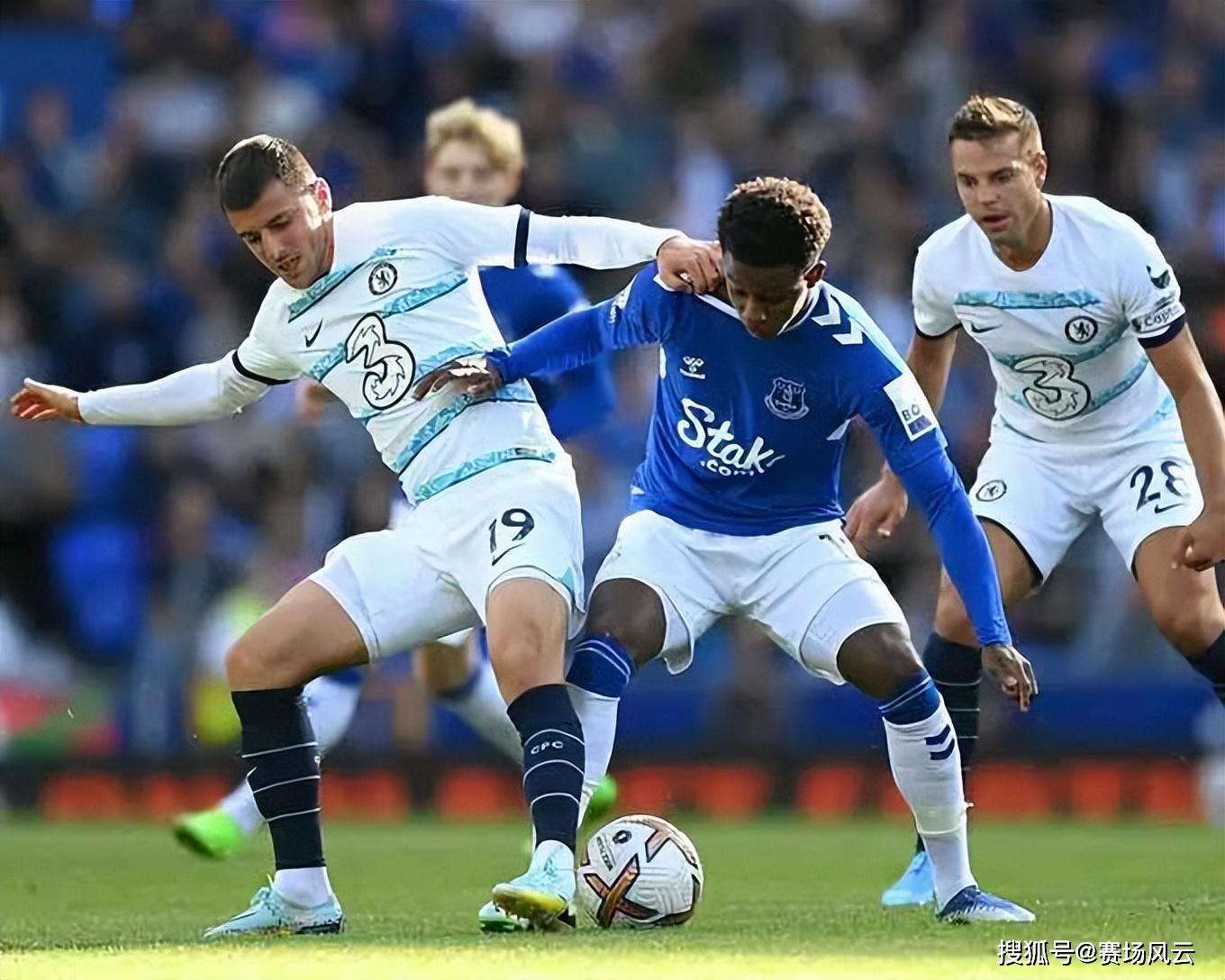 新奥尔良鹈鹕今晚扳平良机，志在荷甲名次提升，态度坚定，临场指挥获称赞 