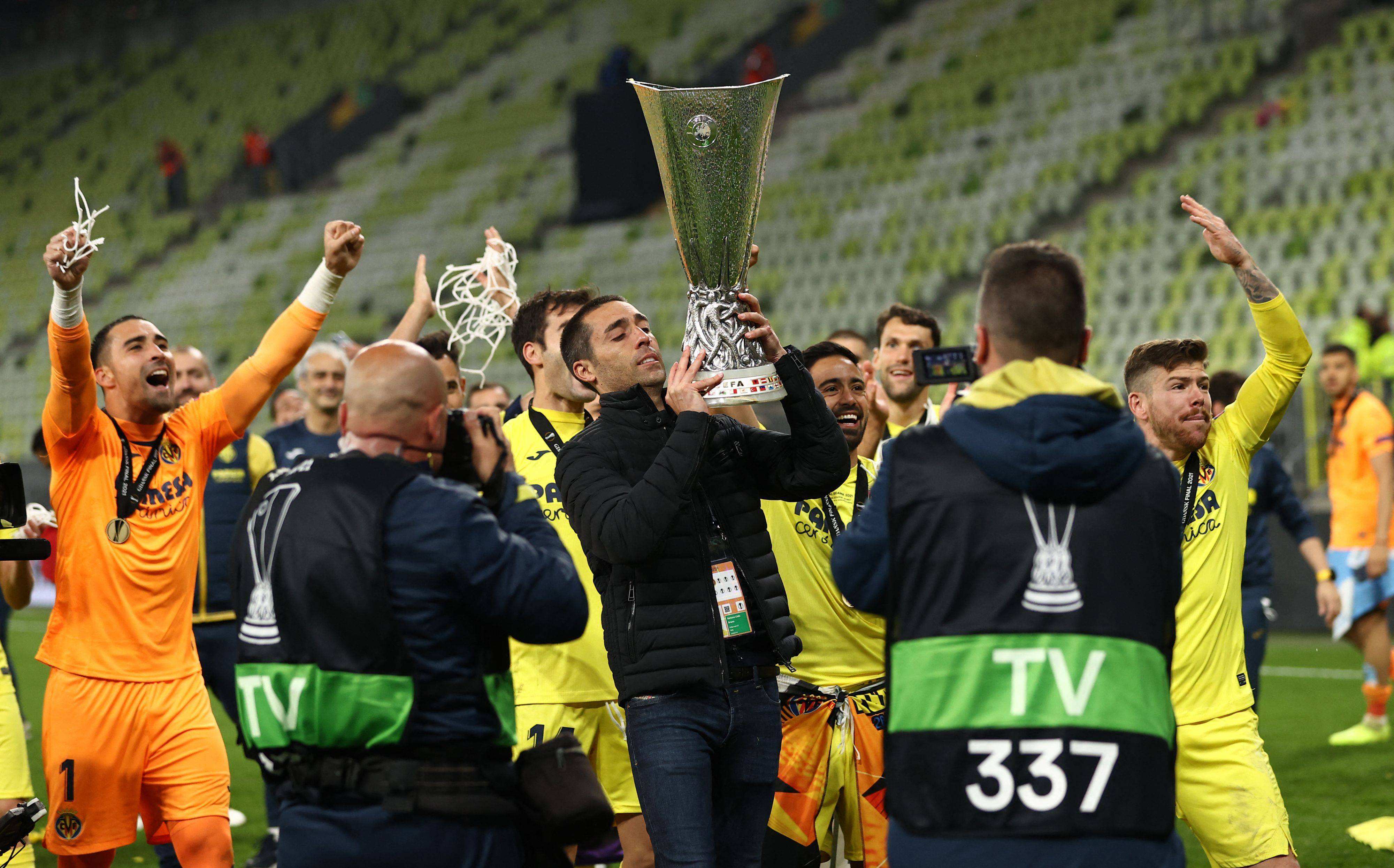 冲刺阶段瓦伦西亚备战葡超，再遭质疑细节曝光，气氛紧张，临场指挥获称赞 