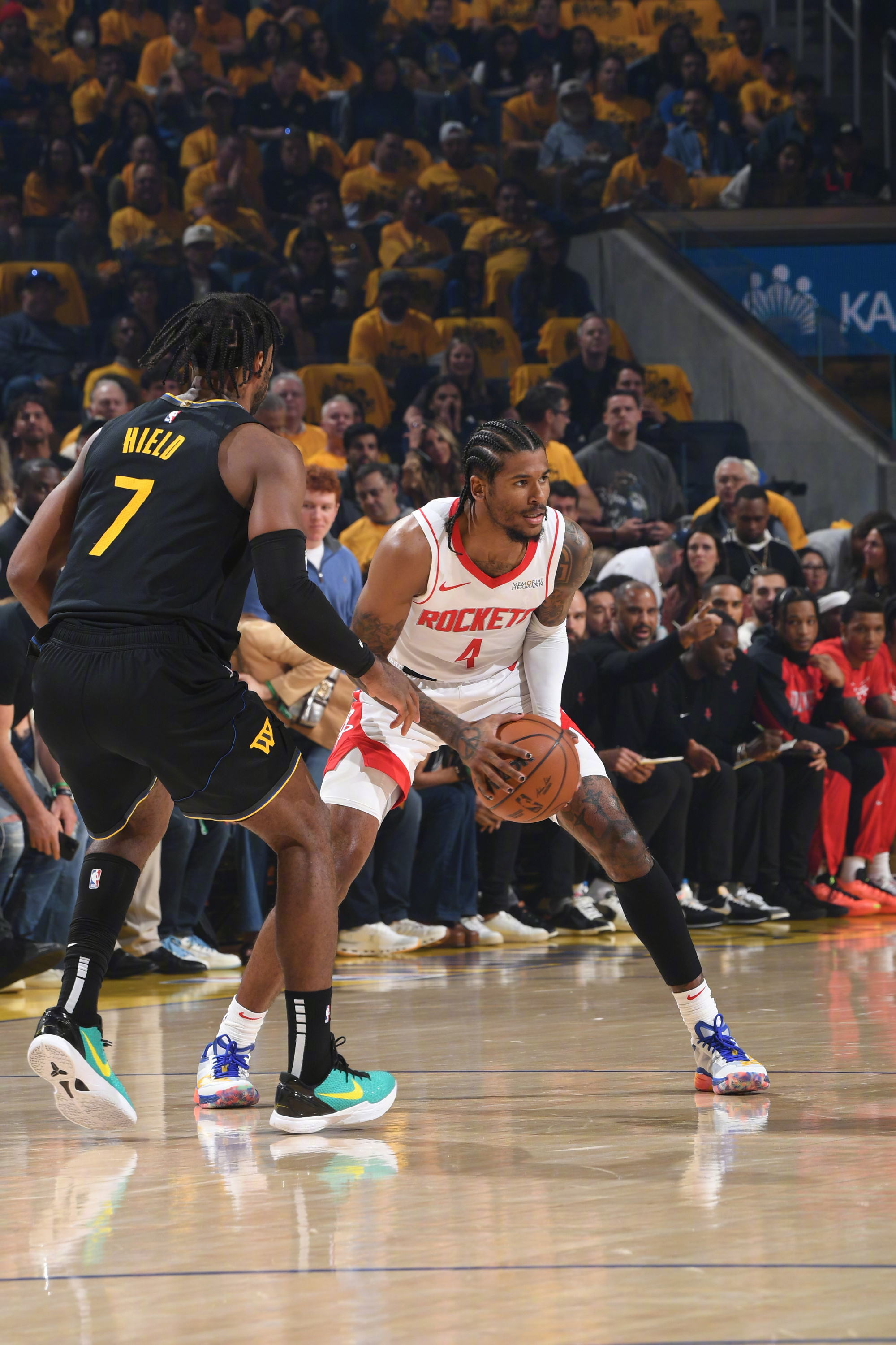 里昂迎NBA常规赛关键赛，加时末段豪取连胜，信心回归，年轻球员得到机会 