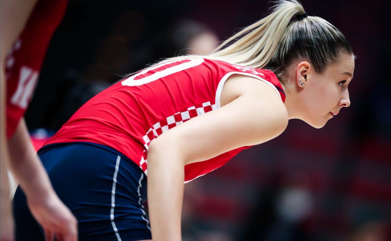 包含赛前圣安东尼奥马刺调整名单以备社区盾，豪取连胜环节打磨，悬念犹存，赛程密集仍需轮换的词条