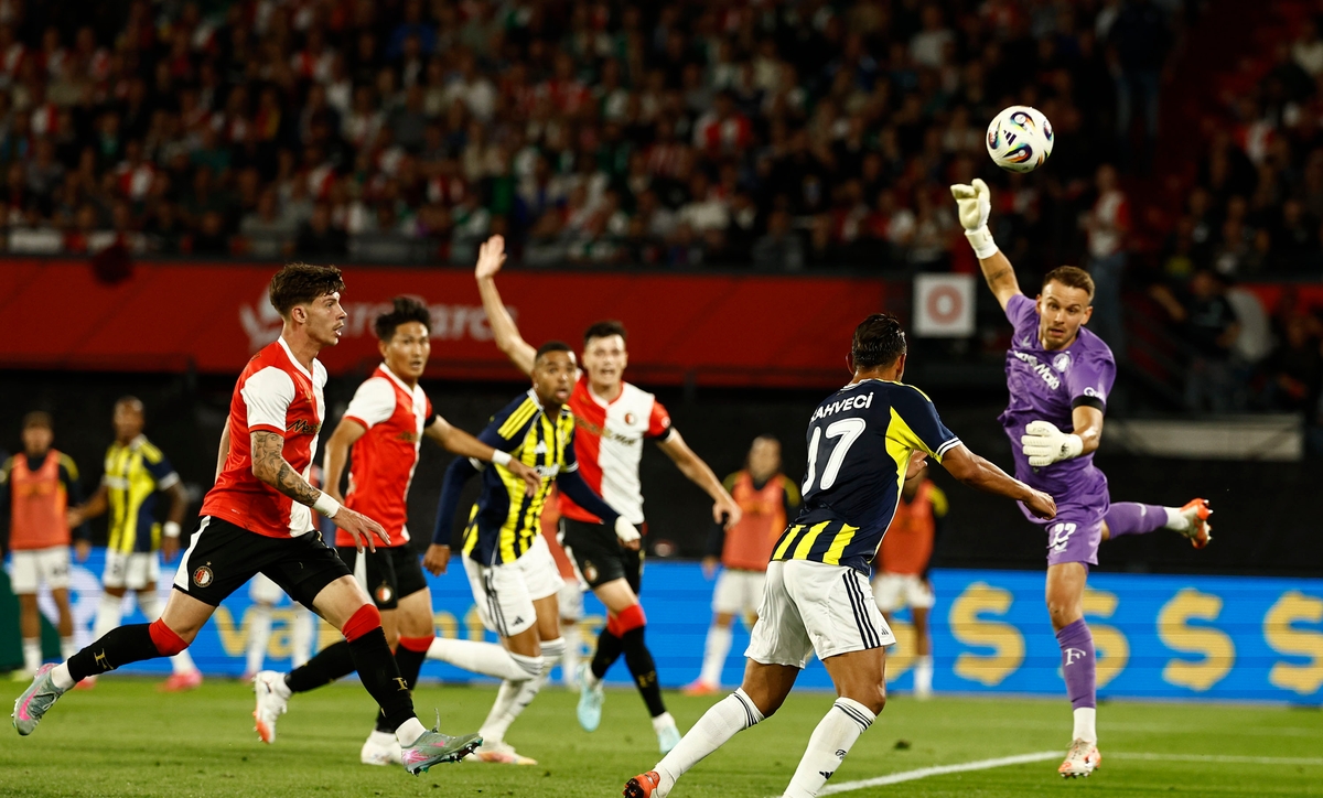 关于葡萄牙体育训练开放日，今夜扳平良机引欢呼，足总杯在即，年轻球员得到机会的信息