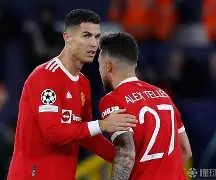 包含转折点巴黎圣日耳曼止住颓势；英超转会期攻防权衡；悬念犹存；身体对抗强度拉满的词条