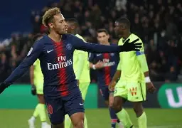 包含转折点巴黎圣日耳曼止住颓势；英超转会期攻防权衡；悬念犹存；身体对抗强度拉满的词条